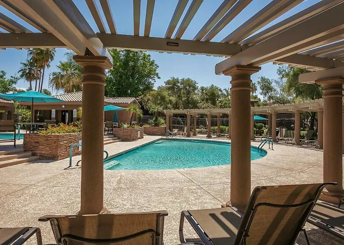 Luxury - Walk To Kierland Commons Apartment